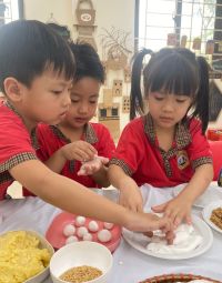 HOẠT ĐỘNG TRẢI NGHIỆM LÀM BÁNH TRÔI NƯỚC