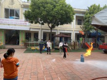 TRƯỜNG MẦM NON PHƯƠNG TRUNG II THAM GIA THỰC TẬP PHƯƠNG ÁN CHỮA CHÁY, CỨU NẠN, CỨU HỘ.