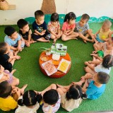 HOẠT ĐỘNG TRẢI NGHIỆM " LÀM CƠM CUỘN HÀN QUỐC" CỦA CÁC BÉ TRƯỜNG MN PHƯƠNG TRUNG II